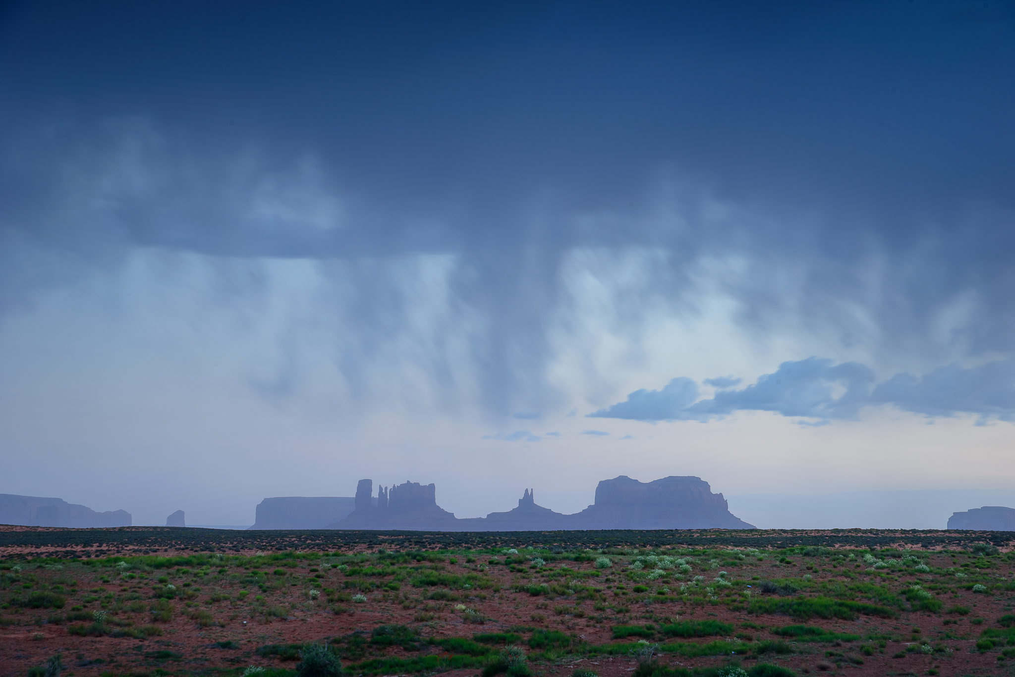  Sometimes sunset fizzles, and that's ok.&nbsp; Monument Valley, UT. 