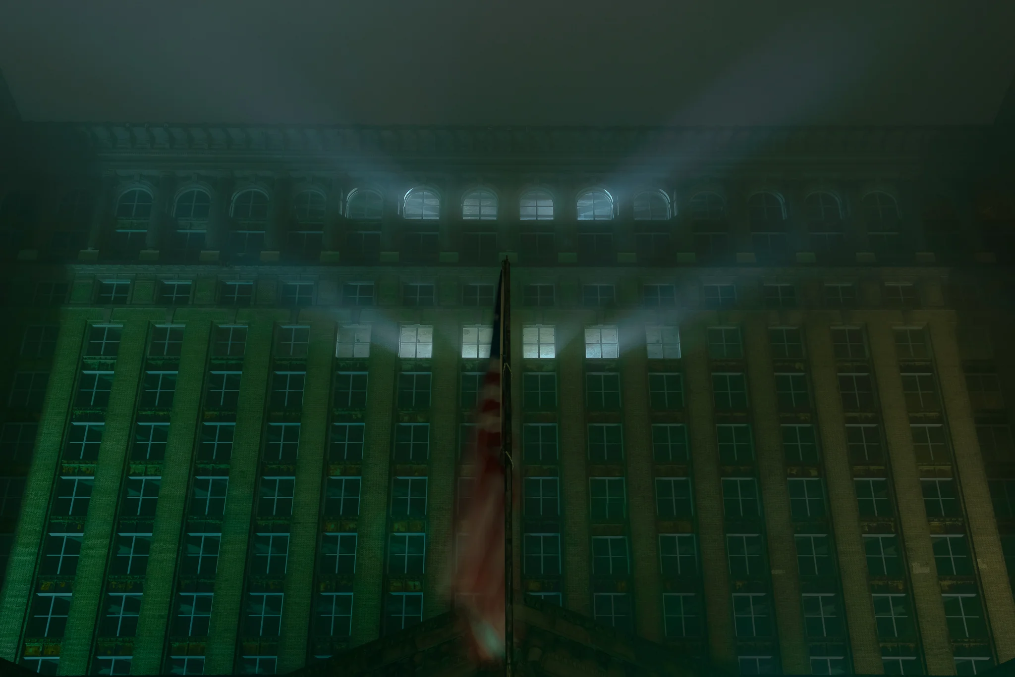 detroit_mighican_central_station_fog_lights