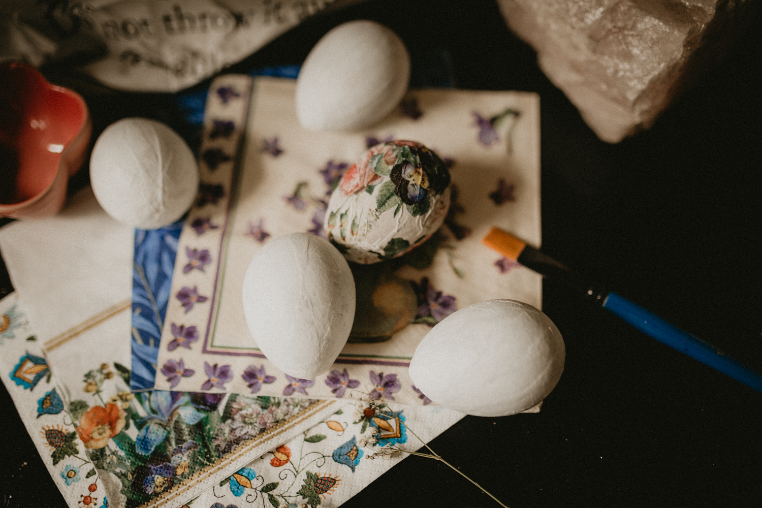 How to make an Easter egg decor