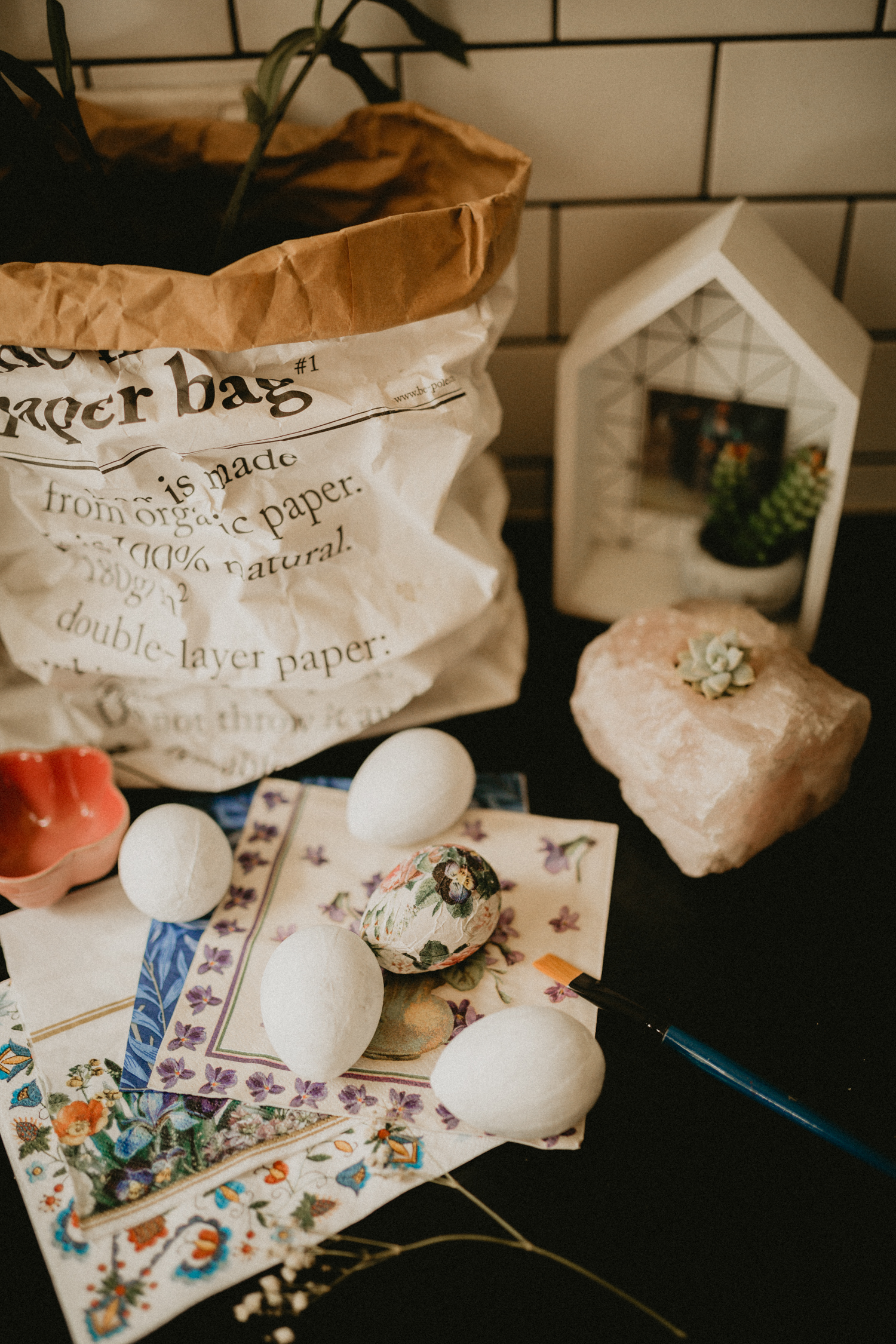 How to decoupage Eater eggs