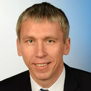 Dr. Tobias Fischer
