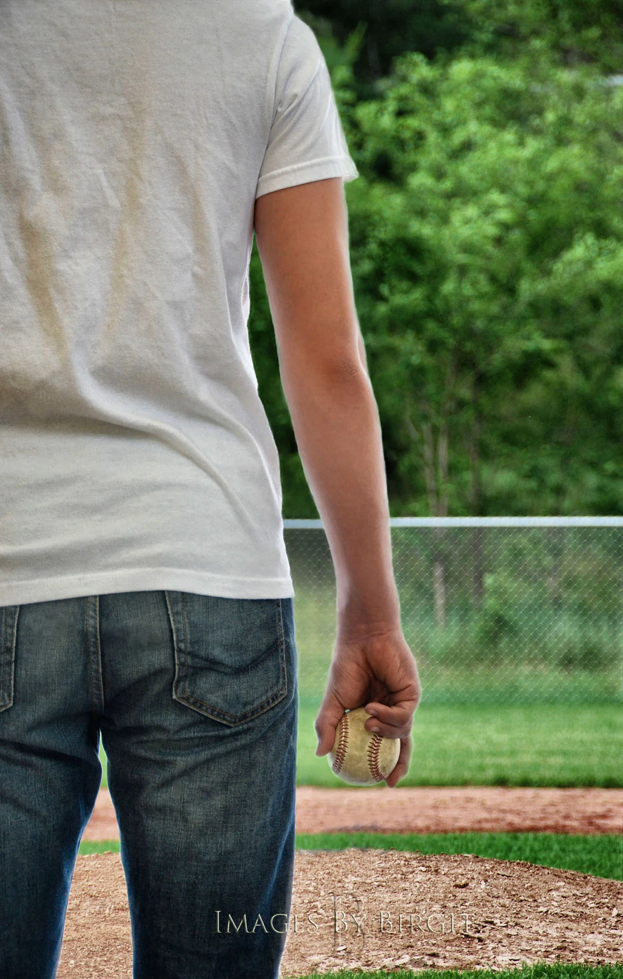 baseball pitchers mound with player final.jpg