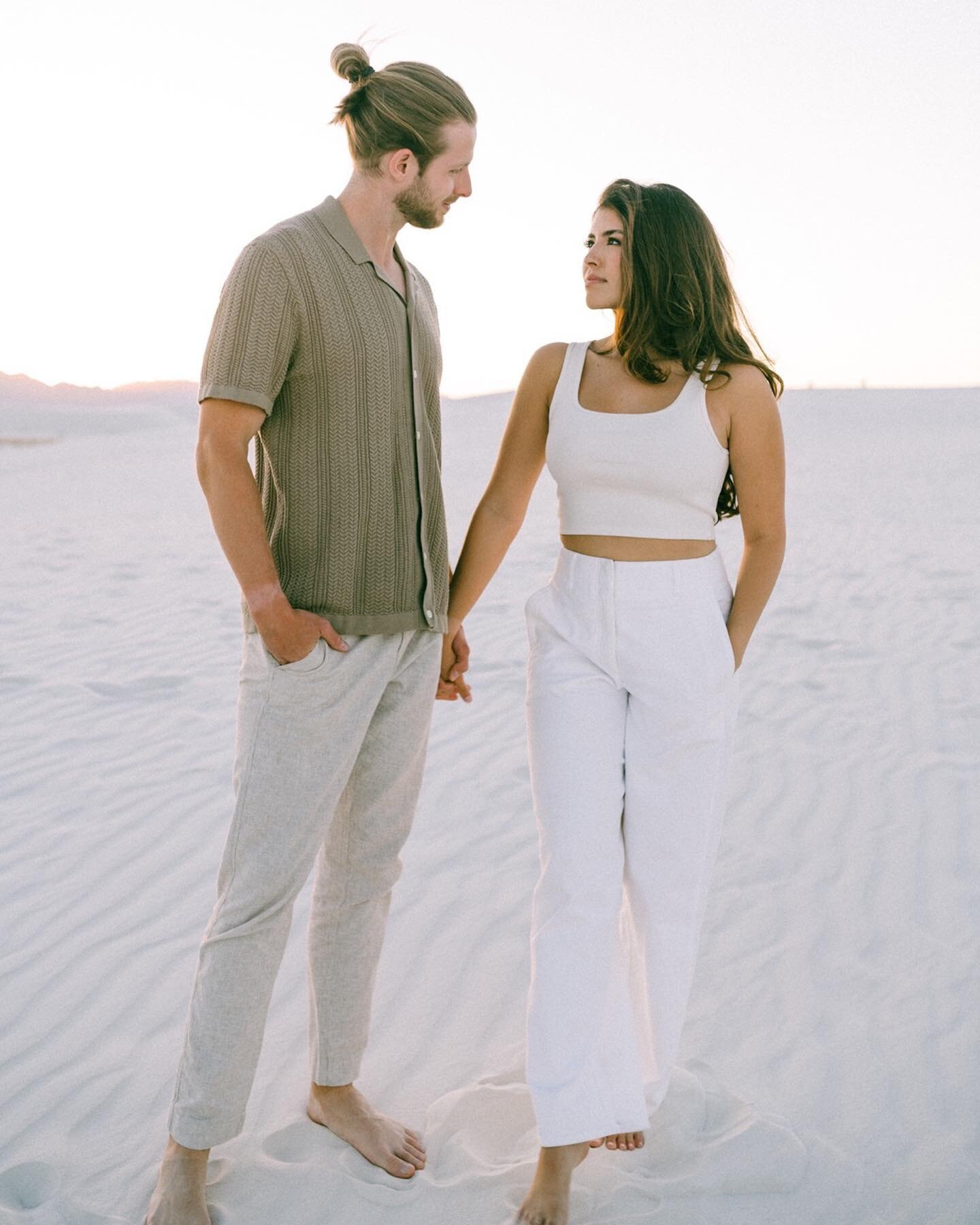 But save a little commotion for this perfect white sands shoot with R &amp; M 🕊️
