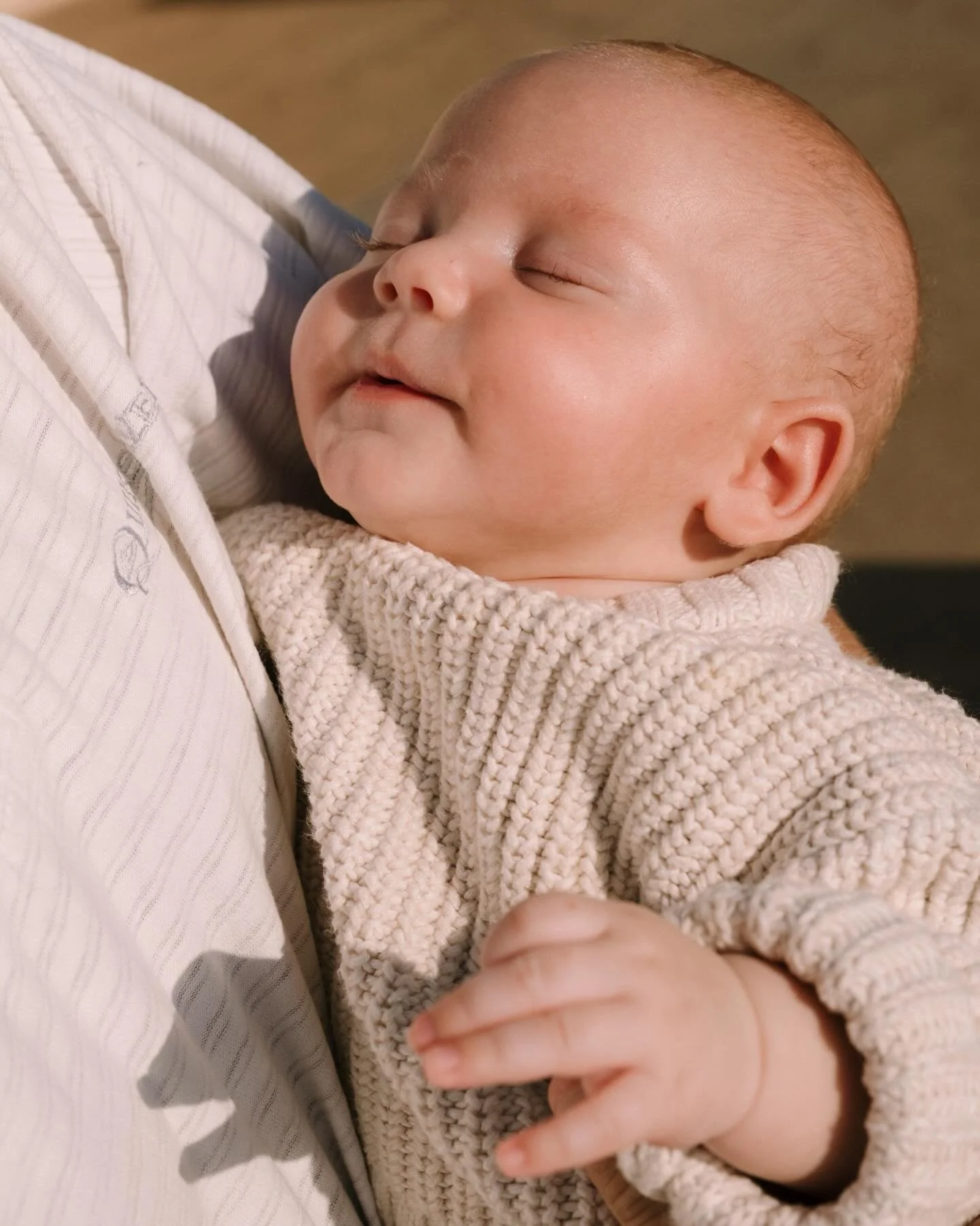 Boy mom 💘 

The bluest skies, sweet smiles and play time with these brothers

Leaning into more family sessions at home or in the backyard. Where littles are comfortable and familiar with their surroundings. Finished at Haleiwa beach park for some z