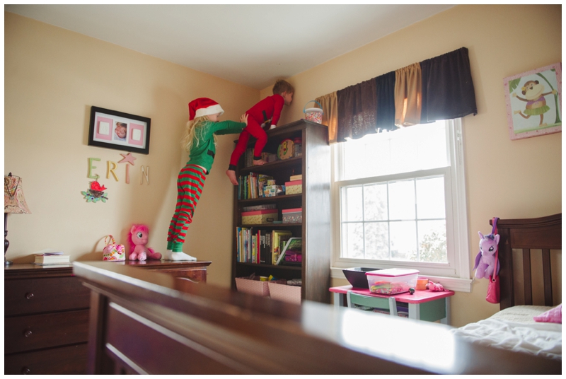 Elf-on-the-Shelf-Cleveland-Photographer_0028.jpg