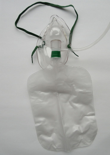 Oxygen mask (Wikimedia commons)