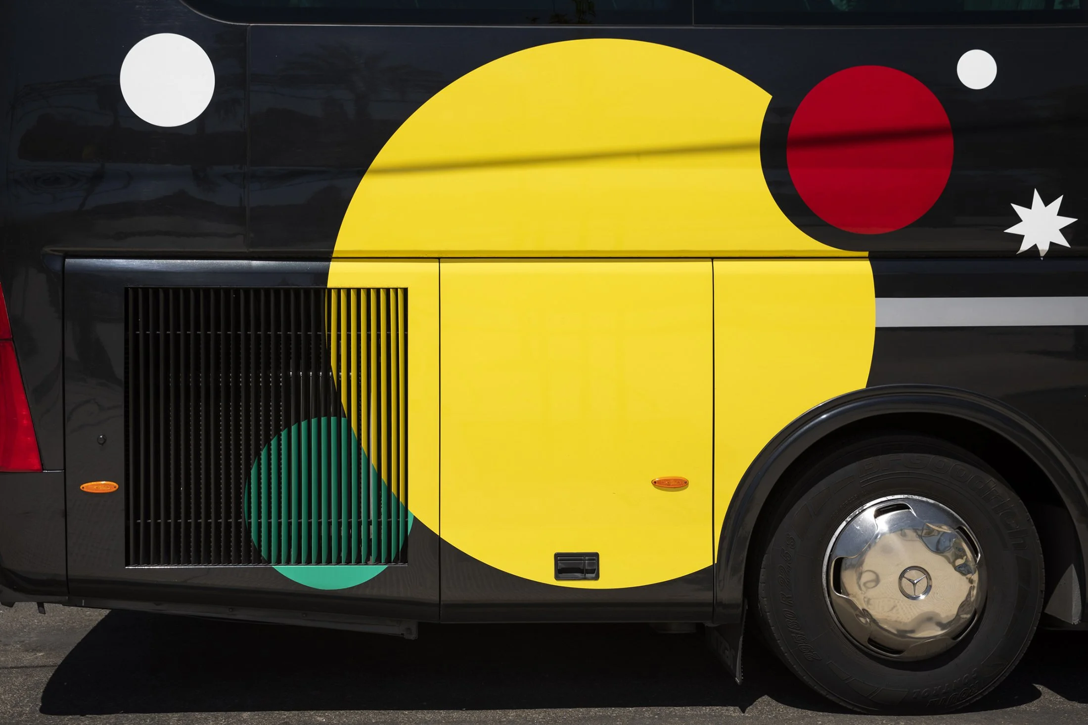 SHOW MUST GO ON_6.jpg