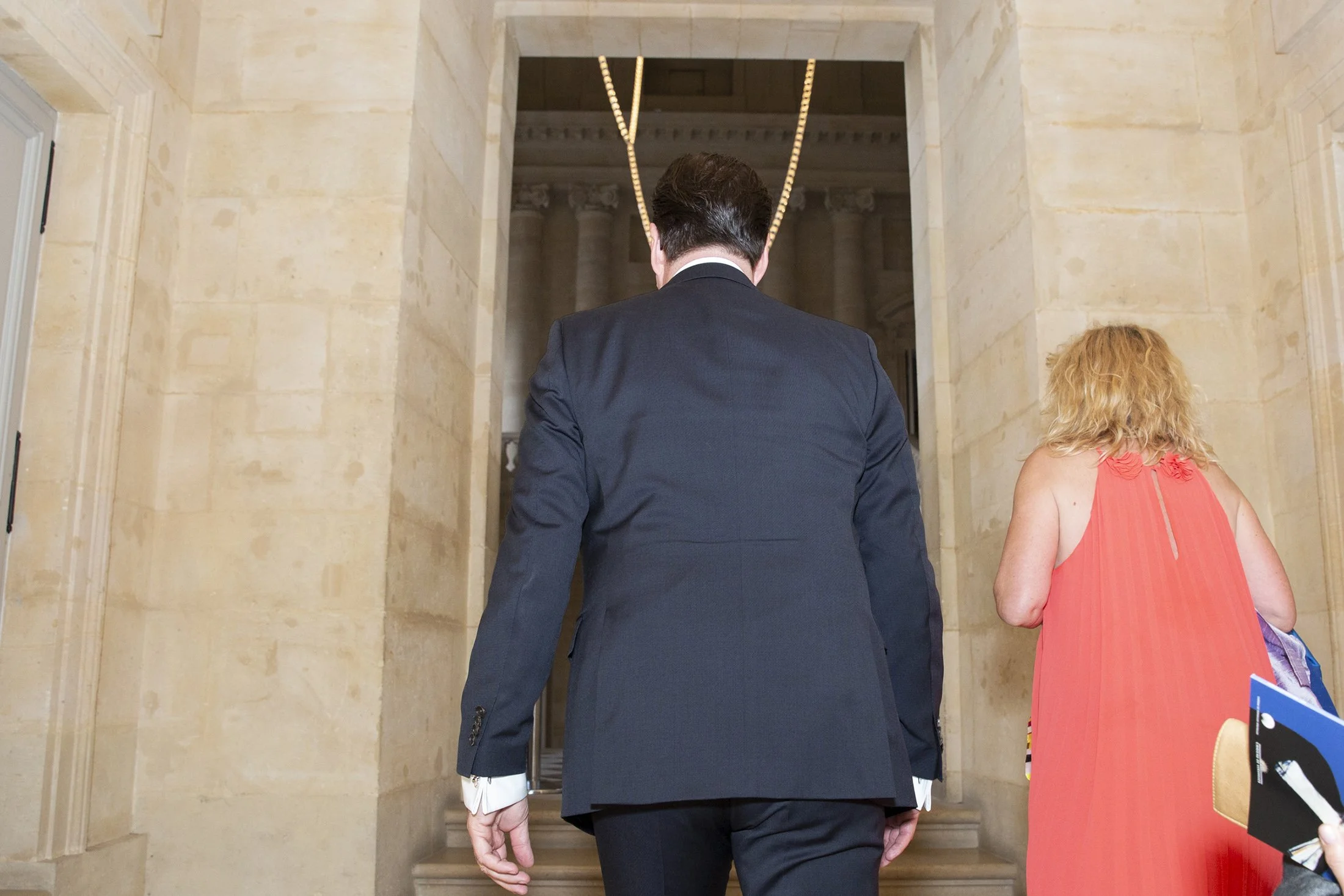 SHOW MUST GO ON_24.jpg