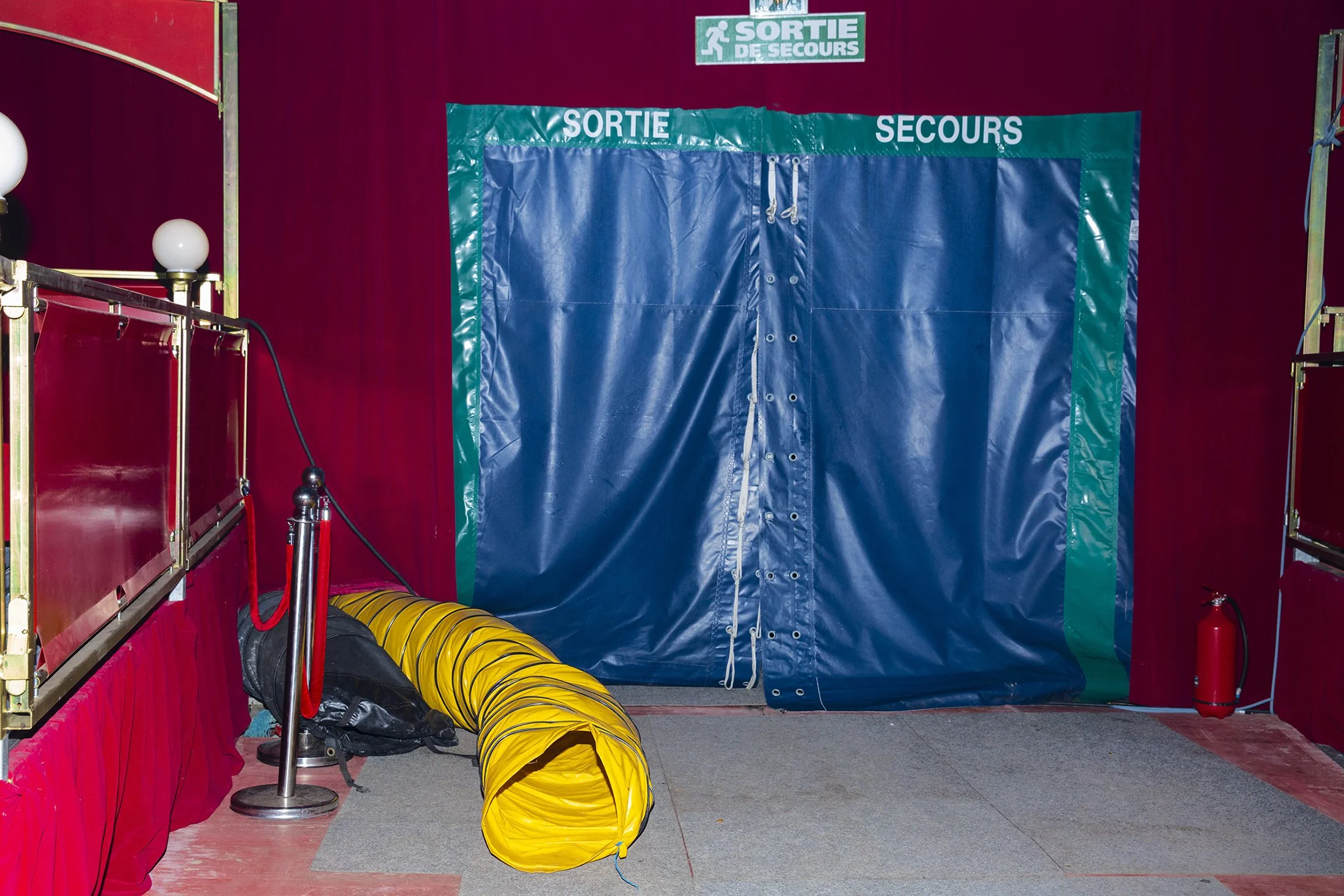 SHOW MUST GO ON_17.jpg