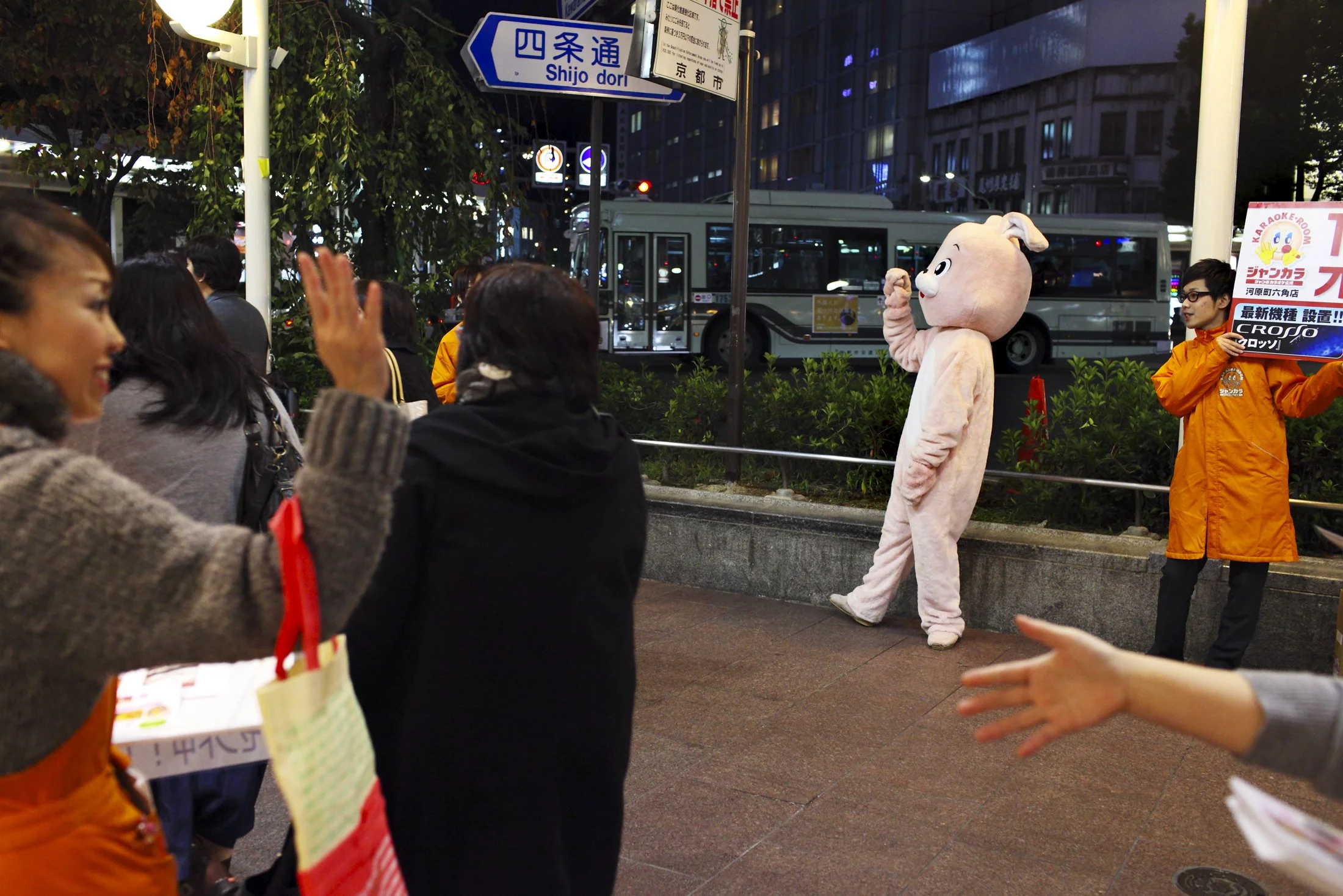 SHOW MUST GO ON_59.jpg