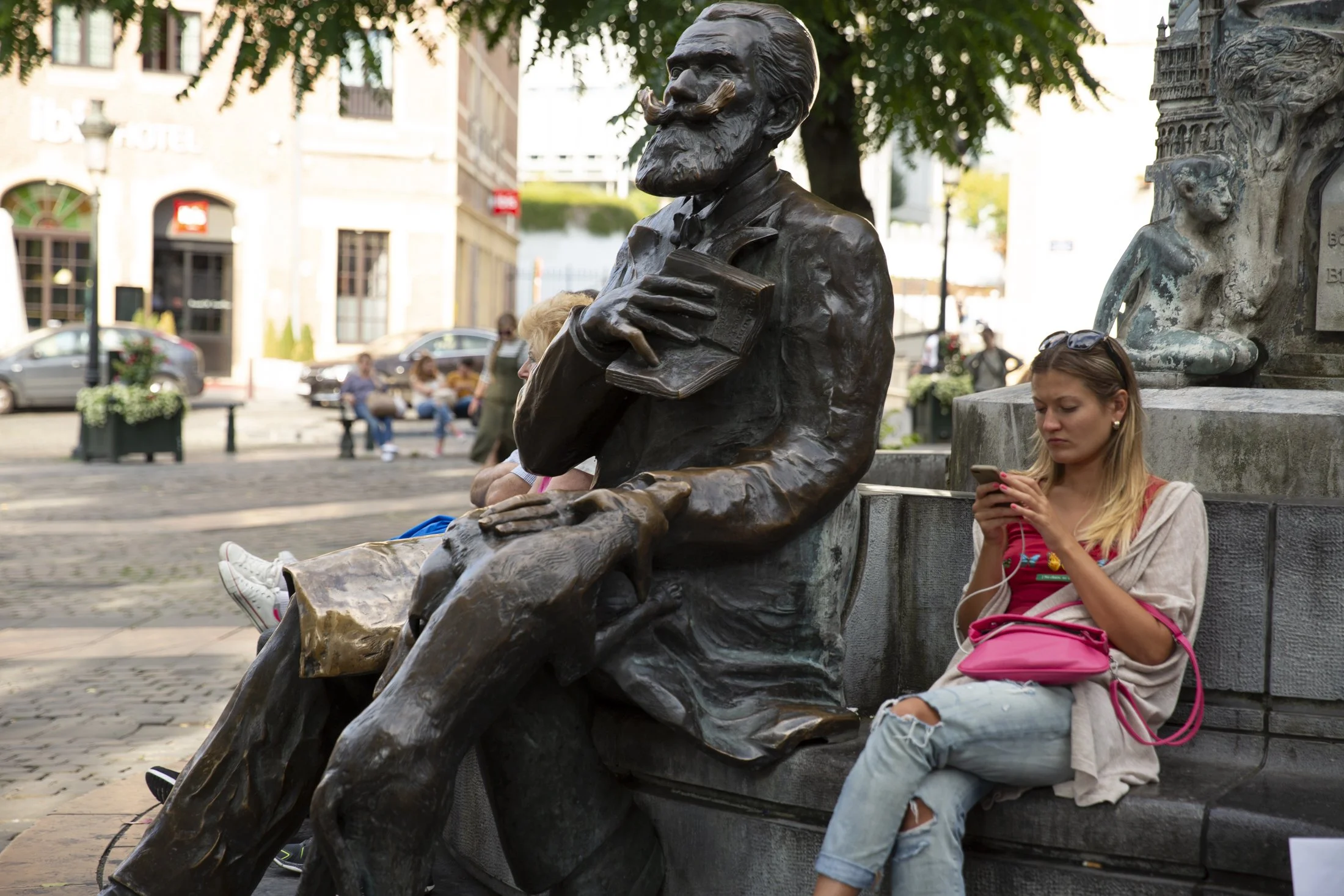 SHOW MUST GO ON_39.jpg