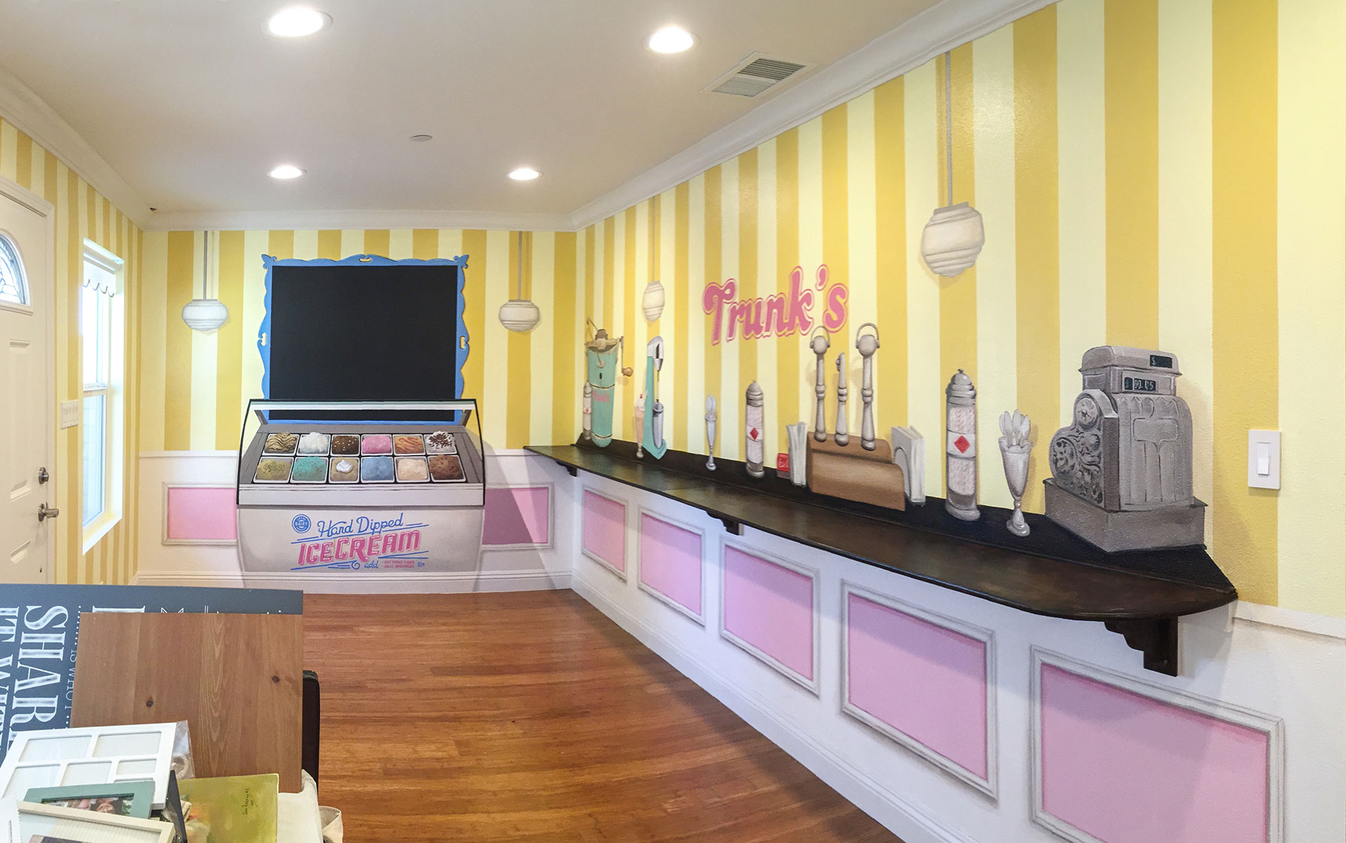  Trunk’s Ice Cream Parlor 