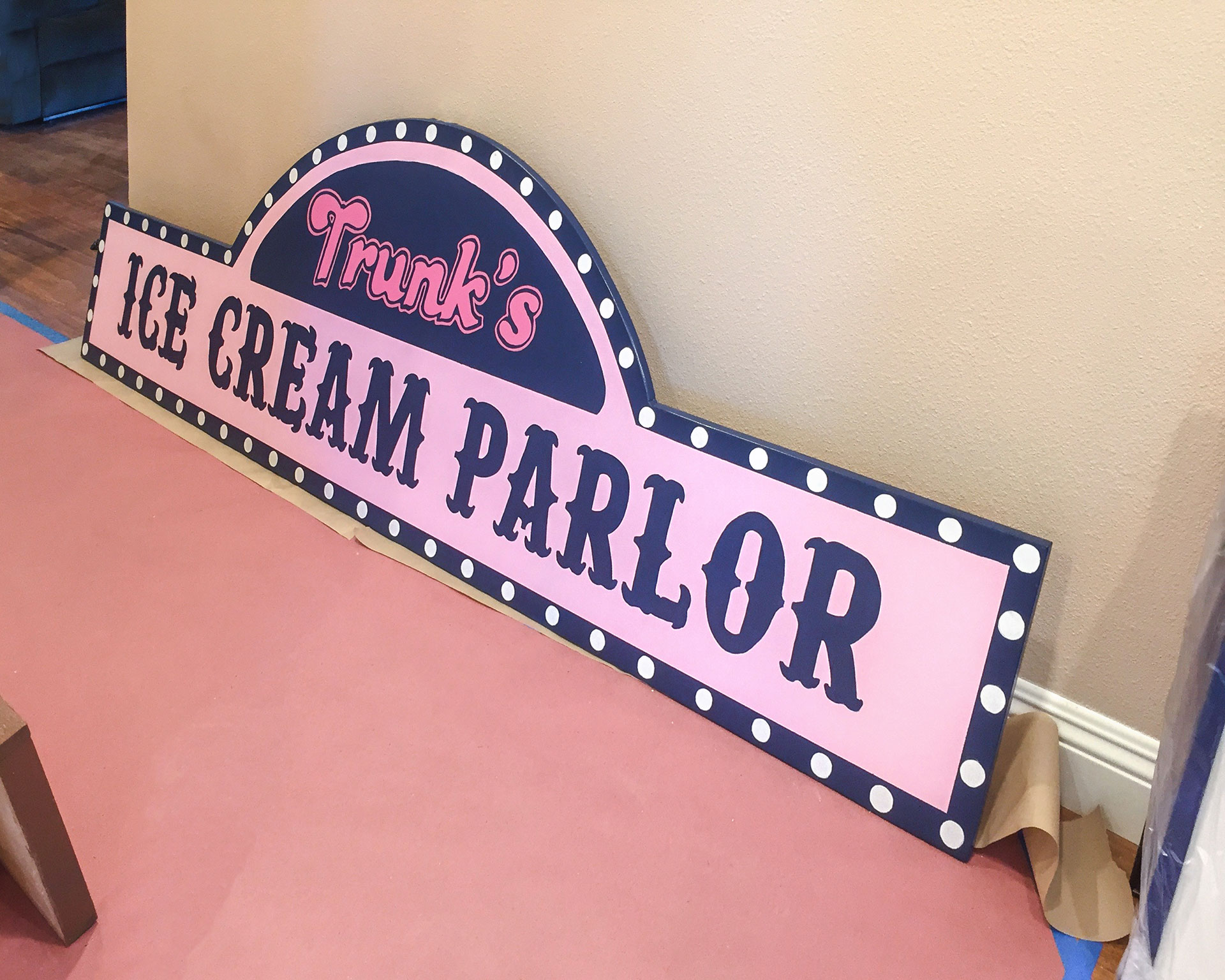  Trunk’s Ice Cream Sign 