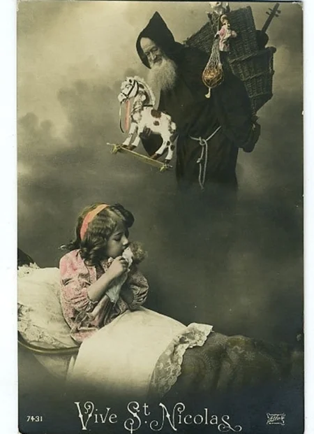 creepysanta04.jpg