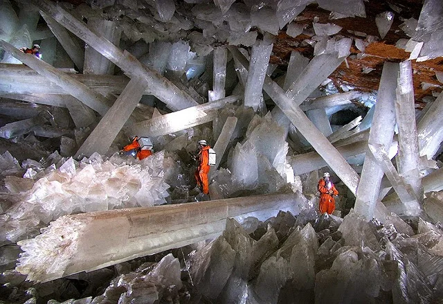Cave of Crystals -Giant Crystal Cave.jpg