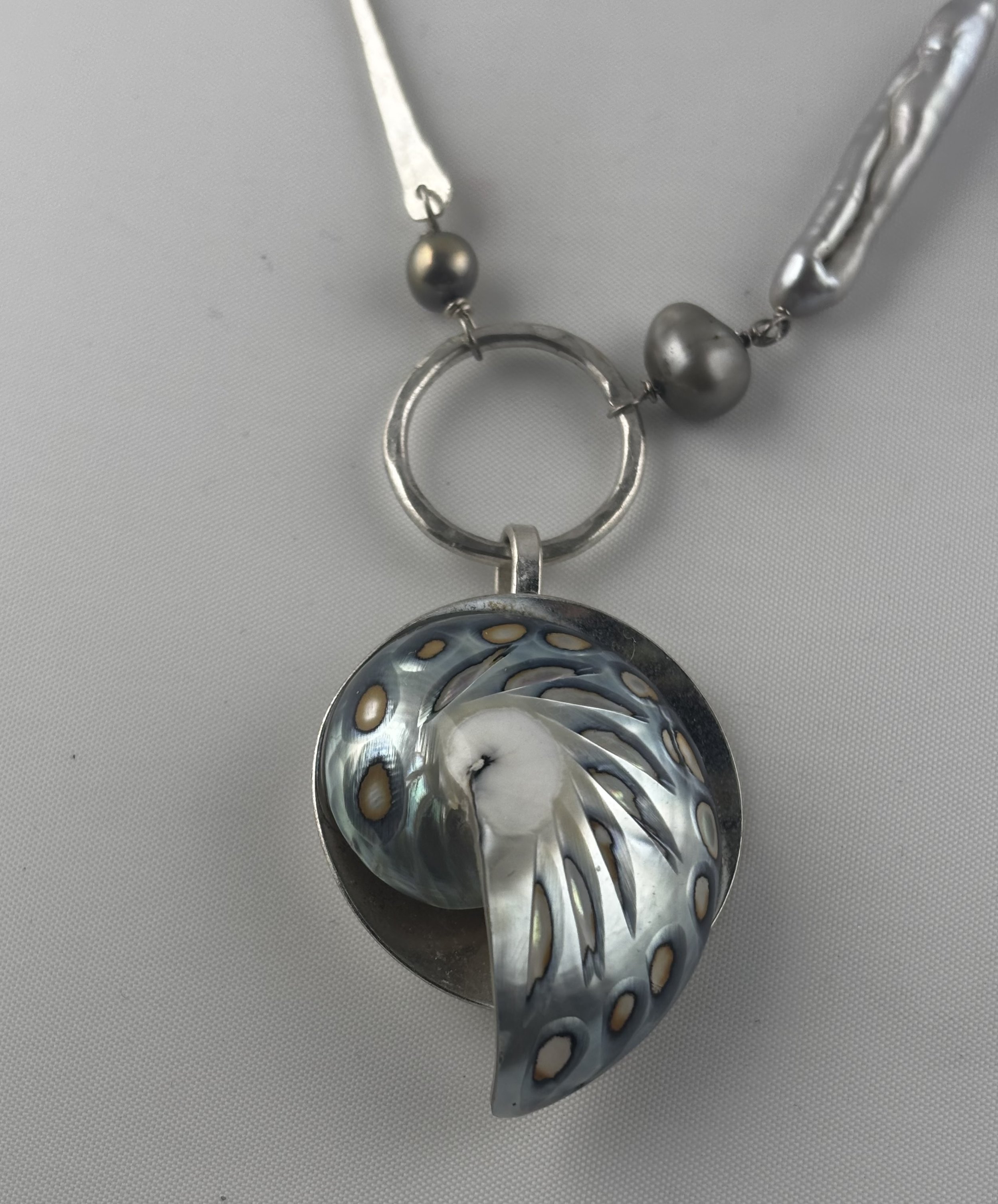 focus of pendant