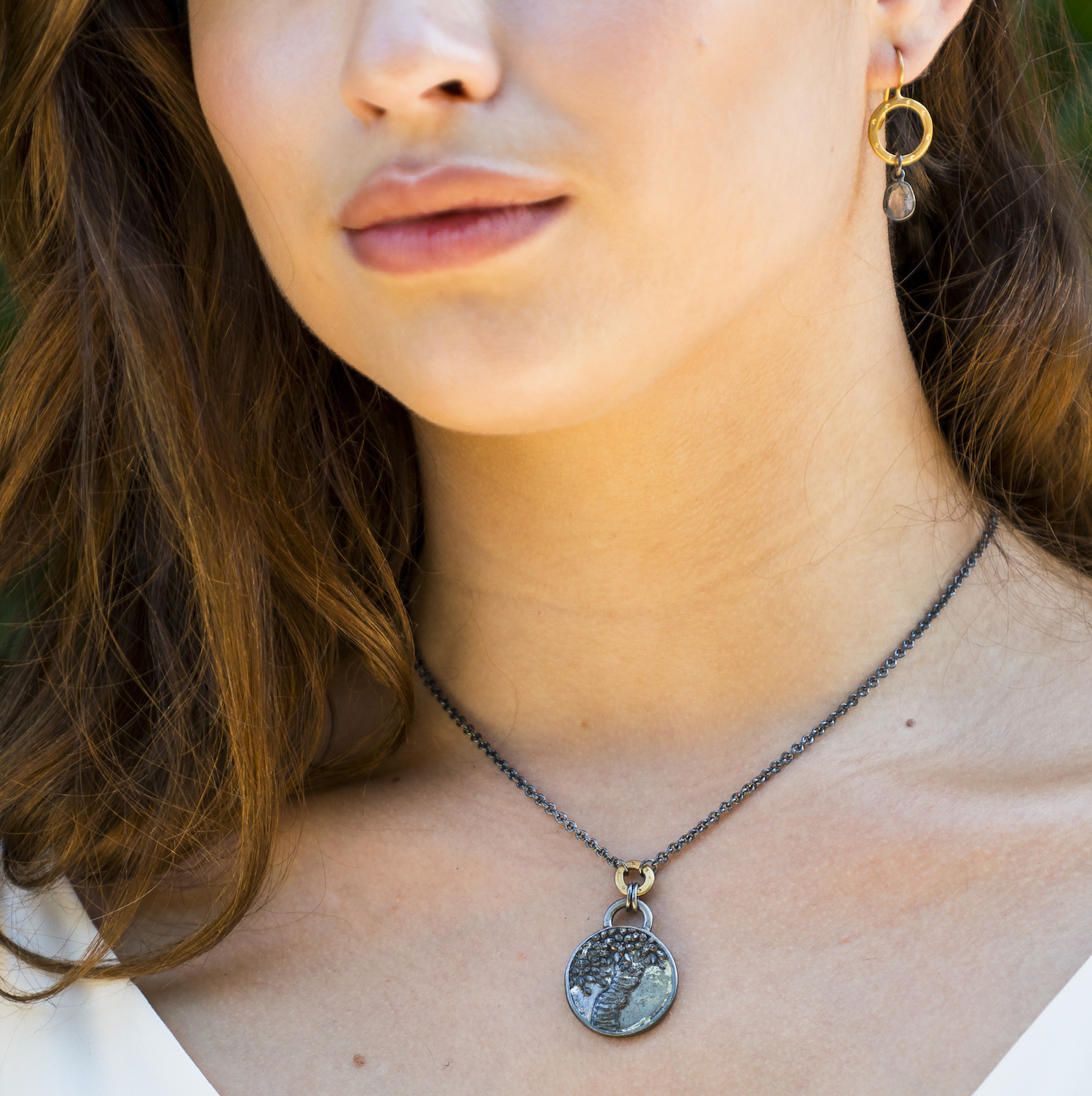 Vintage Metal Tree Necklace Model
