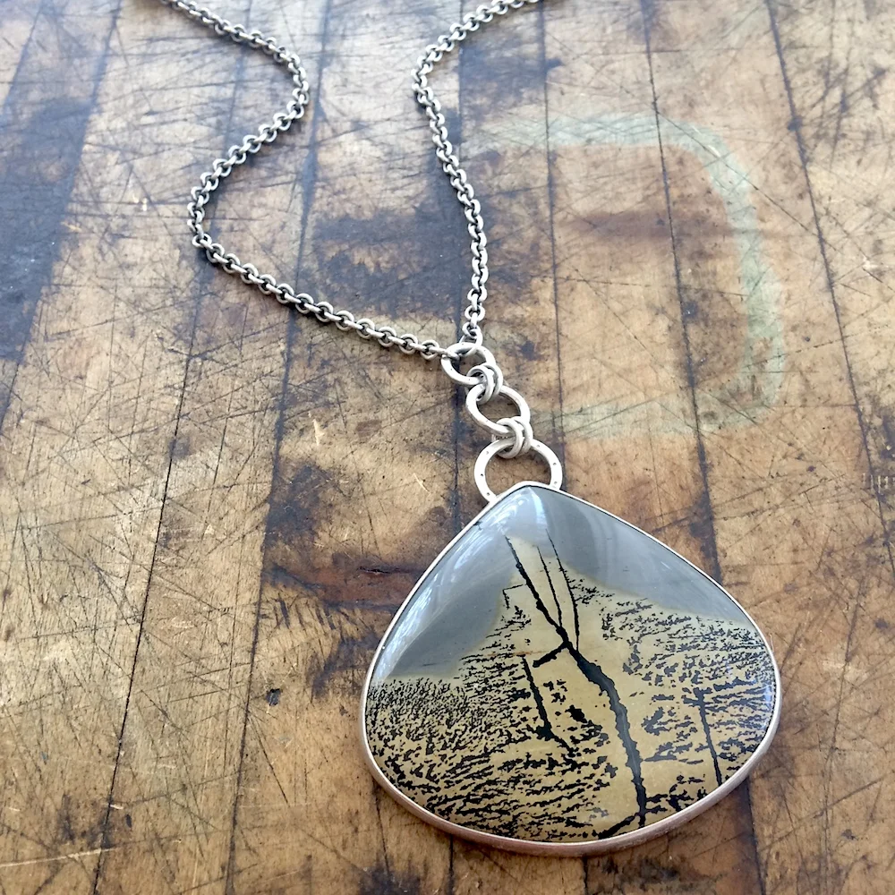 scenery stone joy necklace