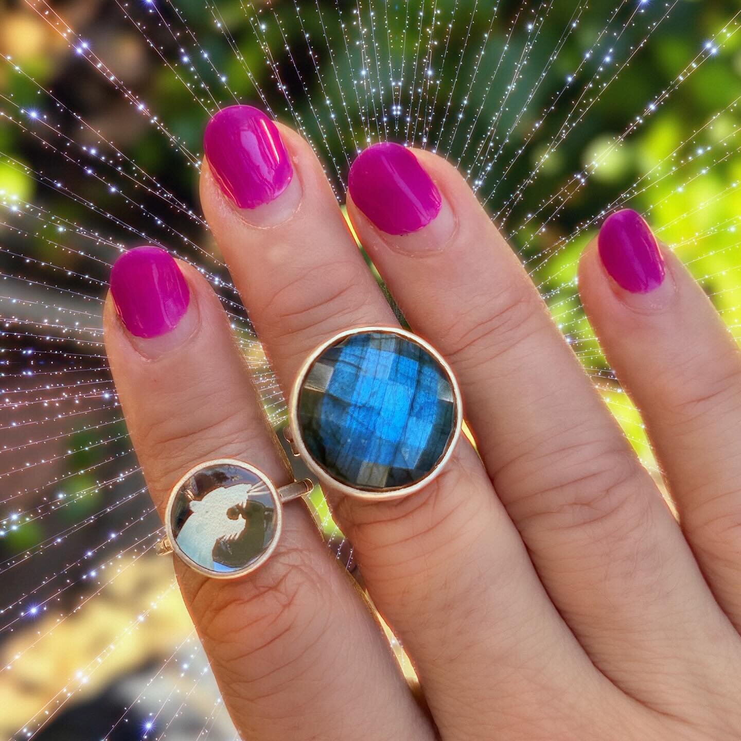 Power Rings!
Vintage carved glass and rose cut labradorite&hellip;.
Wowza!🤩
#jodiraedesigns #powerring #labradoritering #showmeyourrings #instasmithy #austinjewelry #austinjewelrydesigner #studiojeweler