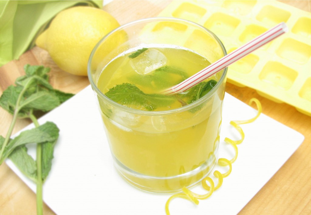 Home-made Fizzy Turmeric-Ginger Ale Soda Recipe