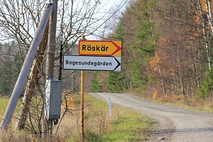 Skylten vid steg 6, Avtagsvägen mot Röskär