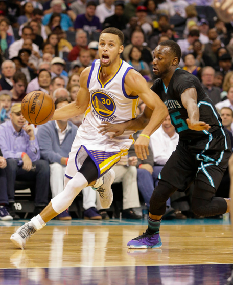 Steph Curry poured in 40 points in the Warriors' 20th consecutive win on Wednesday night in Charlotte. (photo by Nell Redmond)
