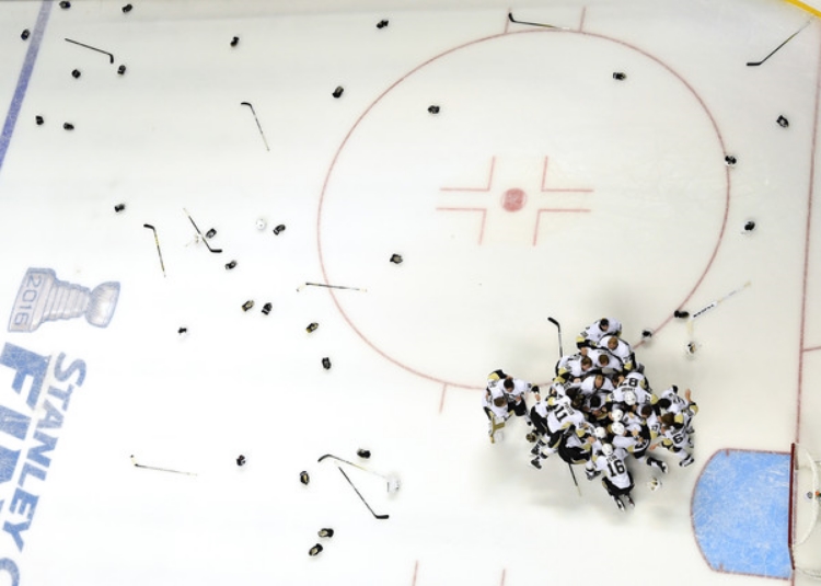 The Pittsburgh Penguins celebrate their world championship in San Jose. (photo by Thearon W. Henderson)