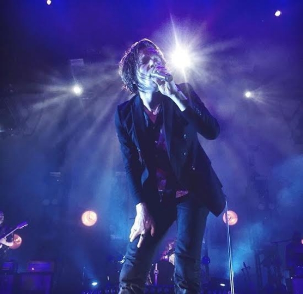 Matt Shultz of Cage The Elephant (photo by Carly Robinson)