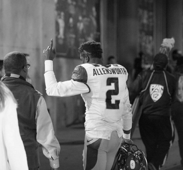 "DA" will lead the Bears in 2016 as one of Cal's veteran defenders. (Photo via www.instagram.com/ovo_da2/ )