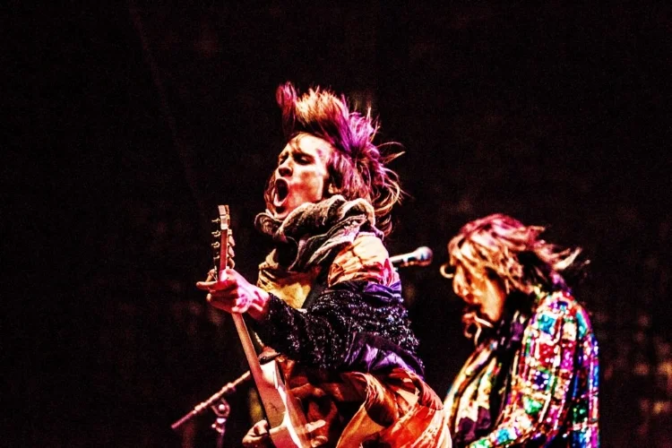 Liz melting faces. 