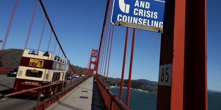 Venerable writer Chris Jones ponders the leap from the Golden Gate Bridge (Esquire)