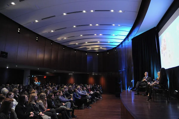 #208a - Bonus: Q&A with Paul Feig and Kate McKinnon at the Athena Film Festival - February 24, 2016