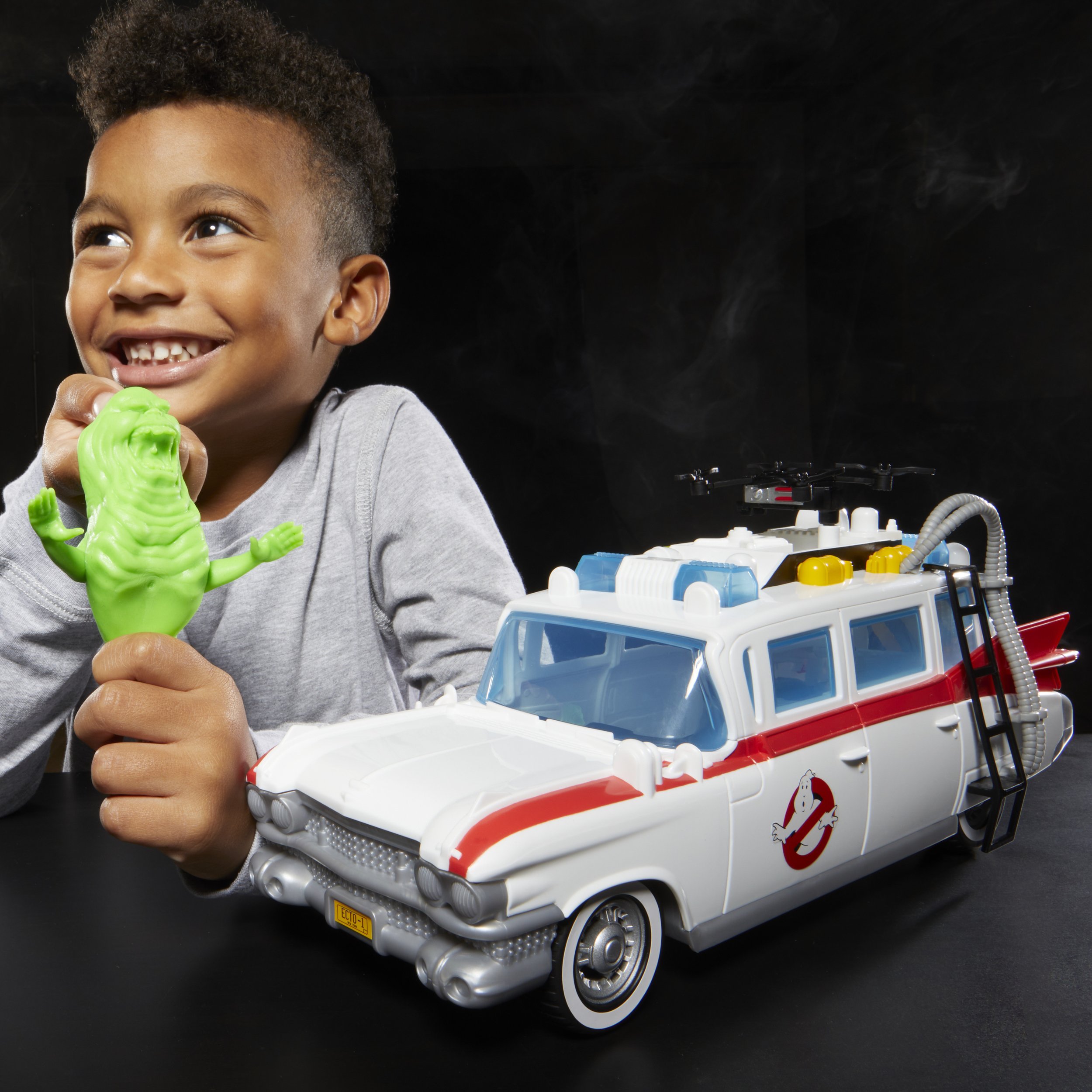 GHOSTBUSTERS TRACK & TRAP ECTO-1 9.jpg