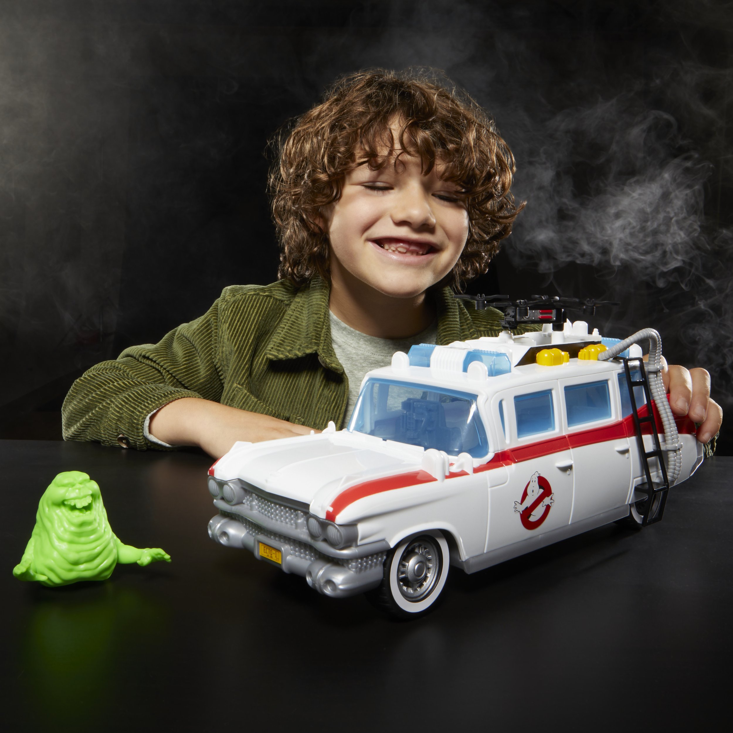 GHOSTBUSTERS TRACK & TRAP ECTO-1 2.jpg