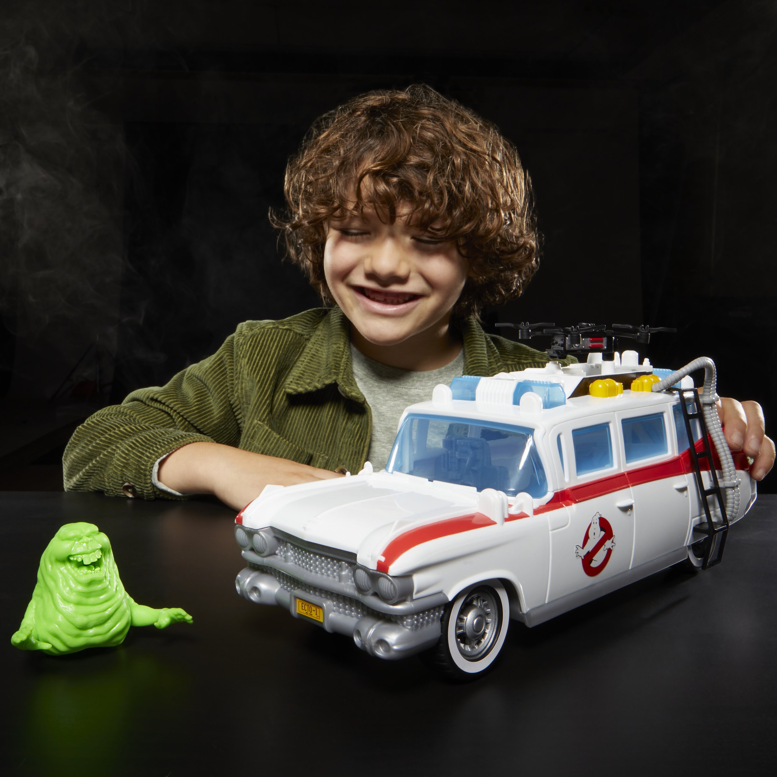 GHOSTBUSTERS TRACK & TRAP ECTO-1 3.jpg