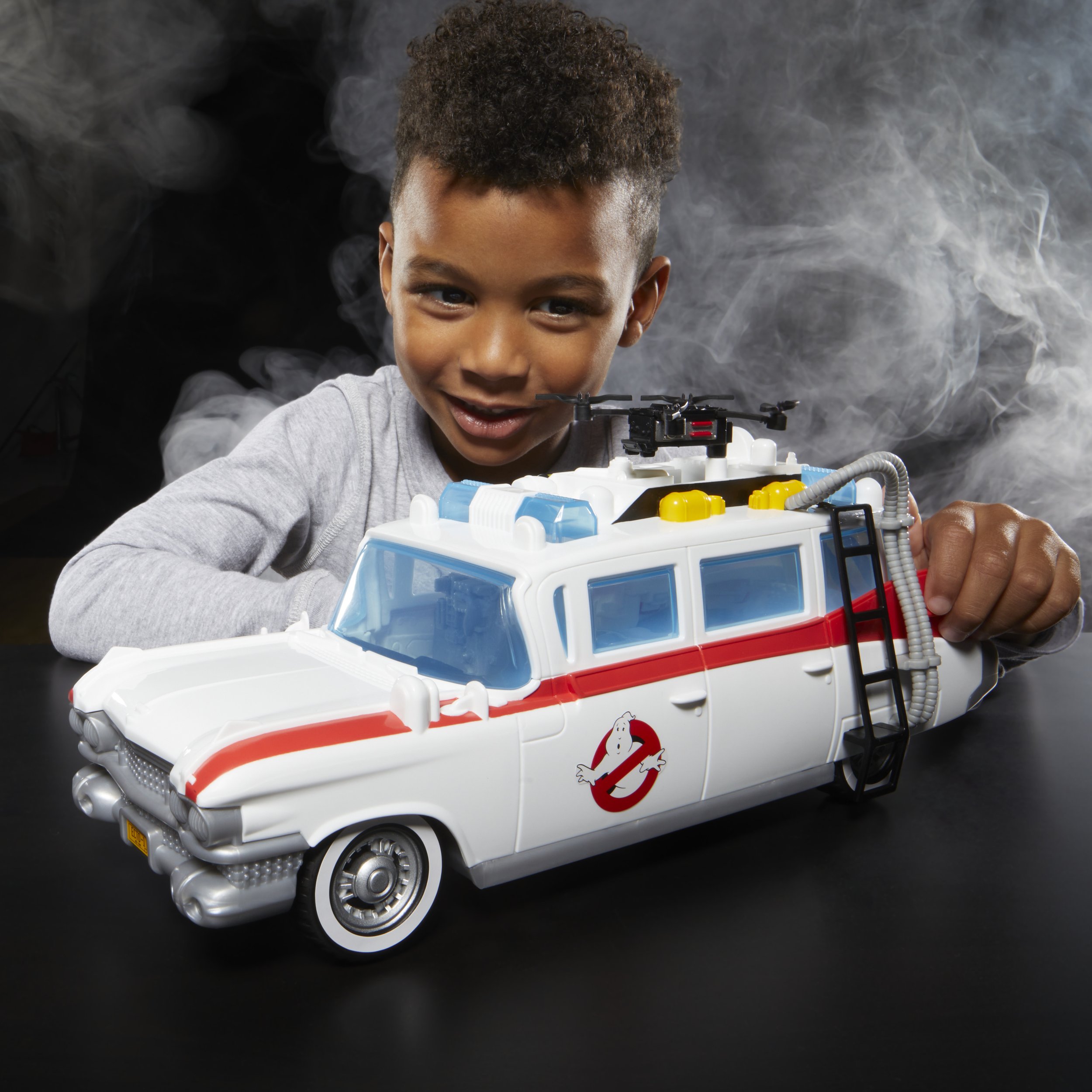 GHOSTBUSTERS TRACK & TRAP ECTO-1 4.jpg