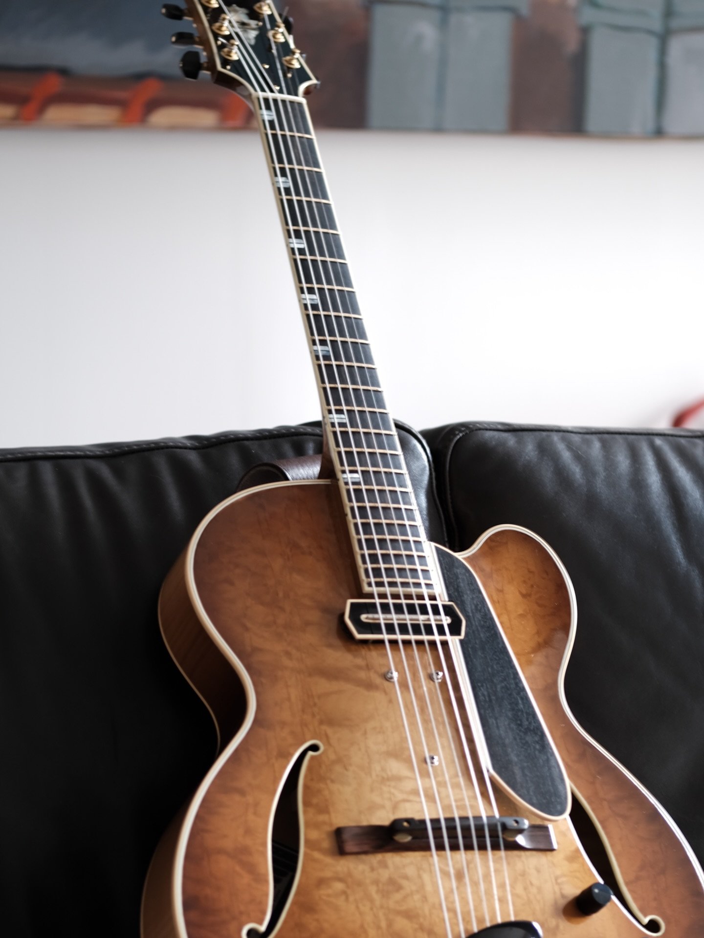 Wishing everyone a very happy, healthy, prosperous New Year.  Hope to see you all in person soon. Trying to block out the noise and find some good notes. 🙏🏽💕
.
.
#sellenraadcoffeebreak #trenierguitars