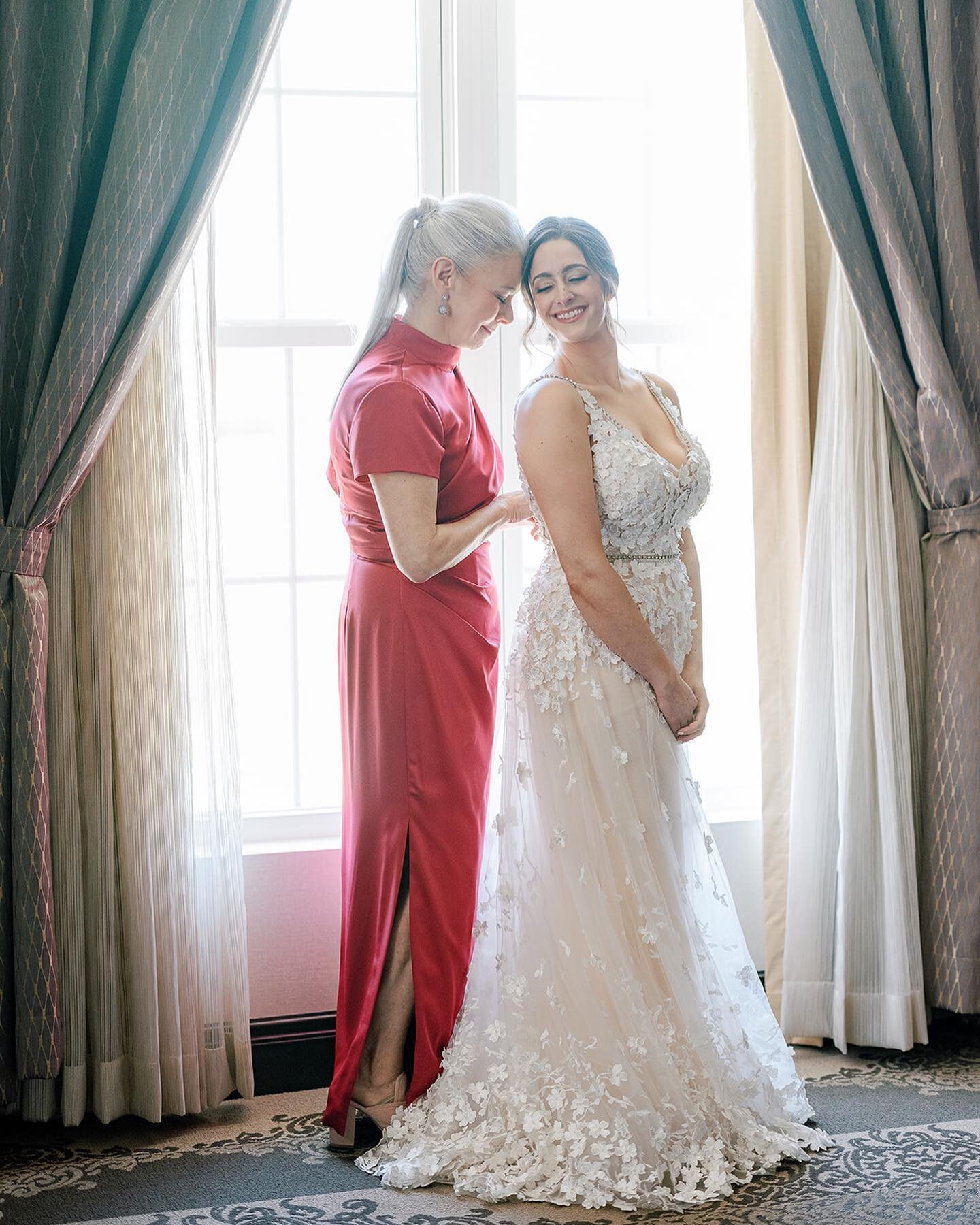 Happy Mother&rsquo;s Day to all the incredible Moms, you deserve to be celebrated every single day! 

Photography @michellelangephoto 

#mothersday #mom #happymothersday #bride #wedding #csmbride #makeup #mua #bridalmakeup