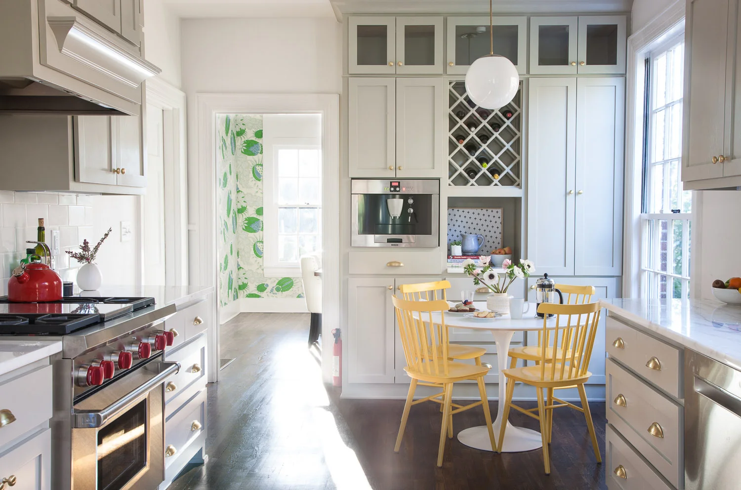 интерьеры кухни израиль. There are some chairs in the kitchen. There are some chairs in the kitchen. There are some chairs in the kitchen. кухня столовая.