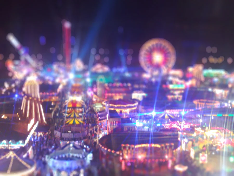 hull_fair_tiltshift_by_gazzmann-d3hl5v2.jpg