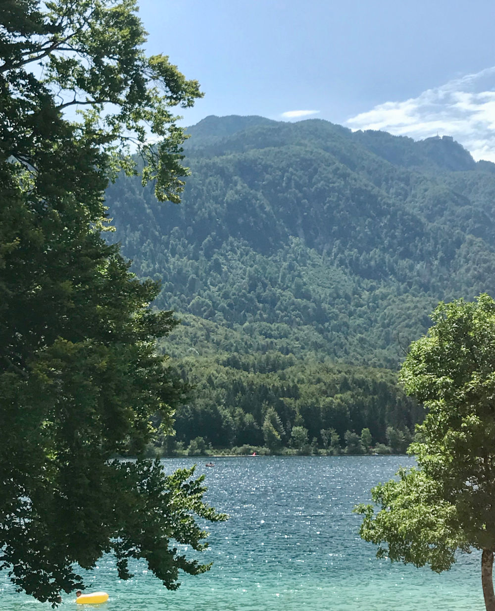 prachtige kleuren meer van bohinj.png