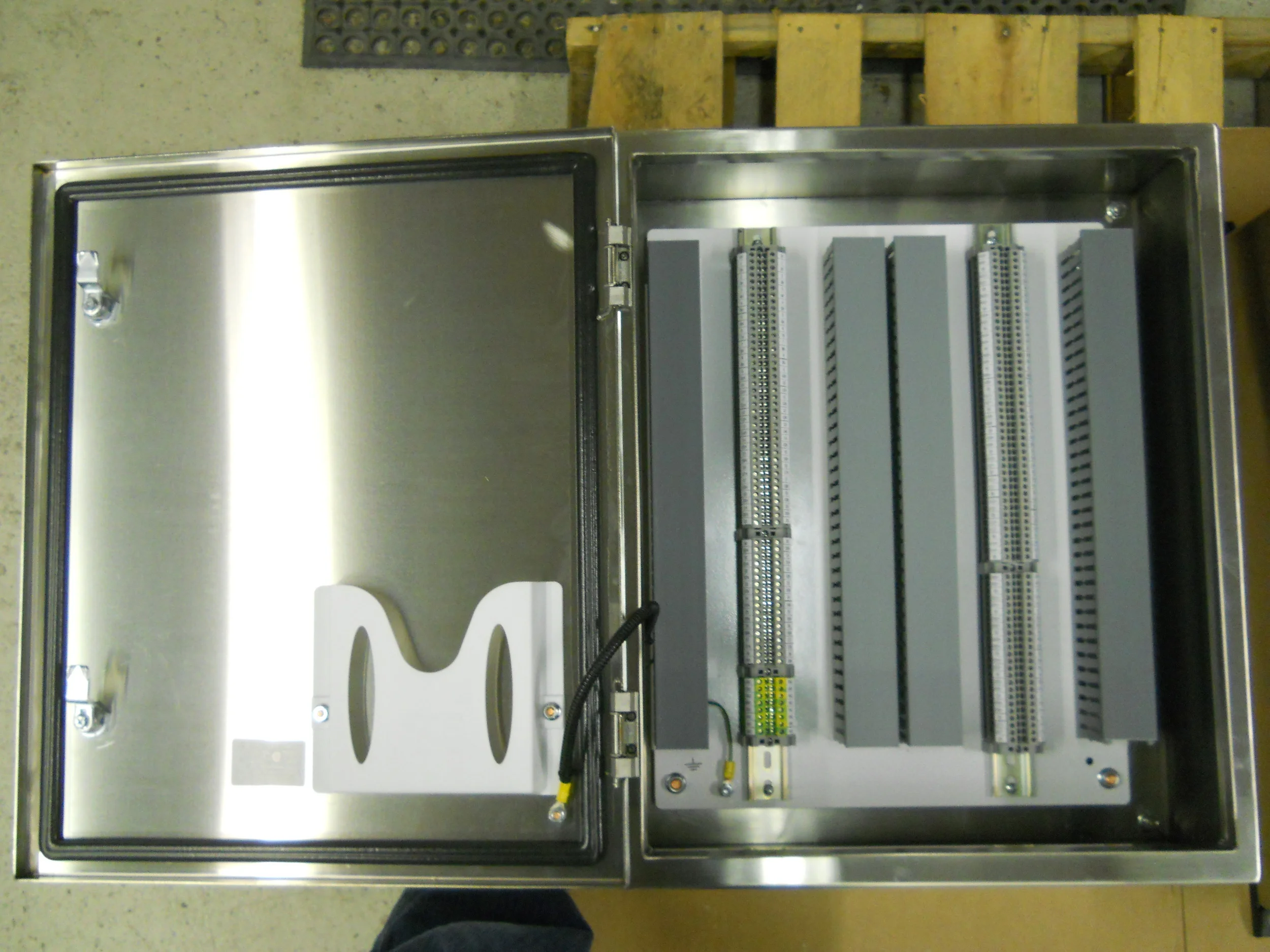 Power Distribution Panel