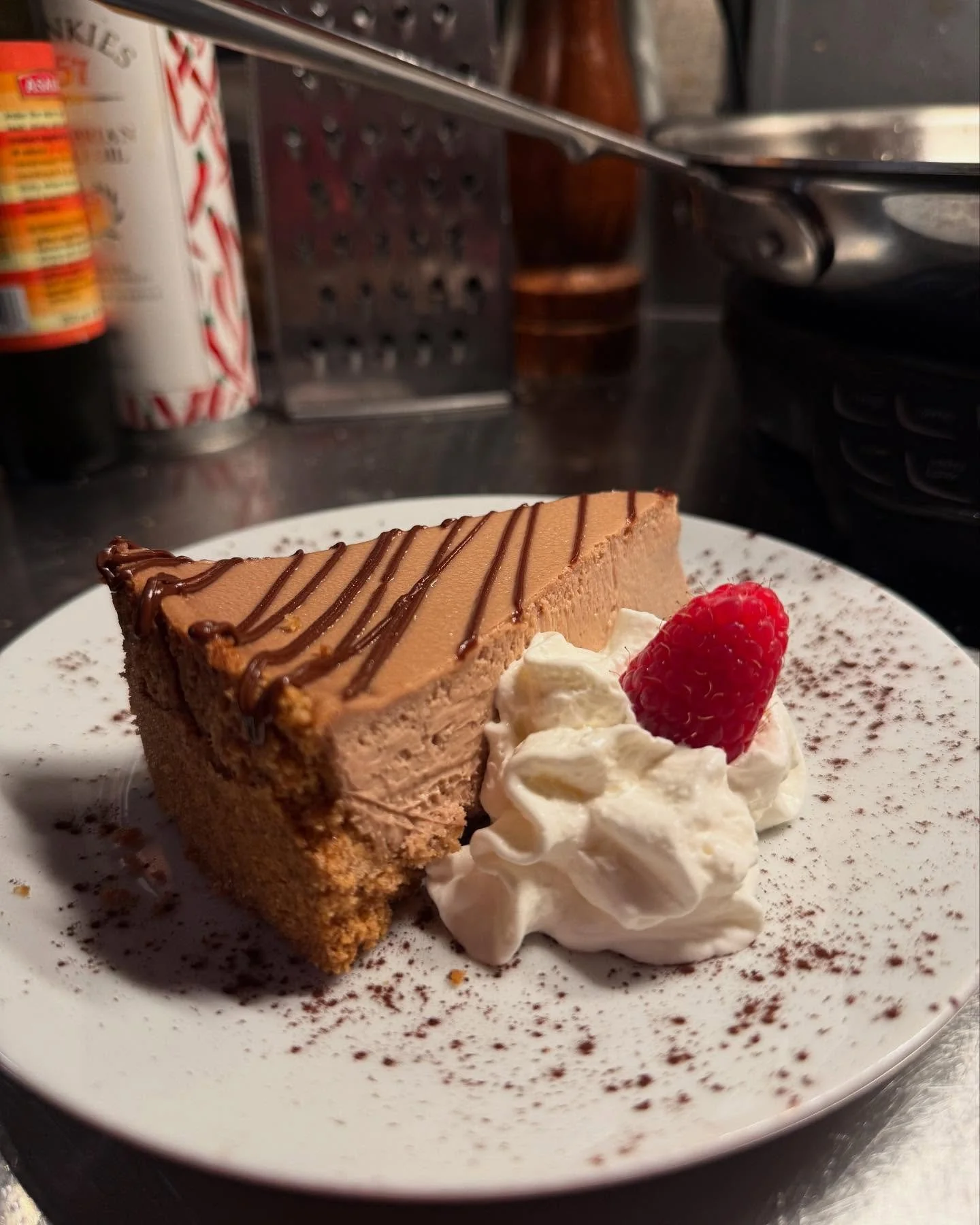 A homemade nocciola cheesecake. Aka hazelnut cheesecake. The best part about it? This hazelnut spread is imported from Italy is palm, oil free, made with hazelnuts, sugar, real vanilla, and cocoa butter. That is one thing I pride myself most making d