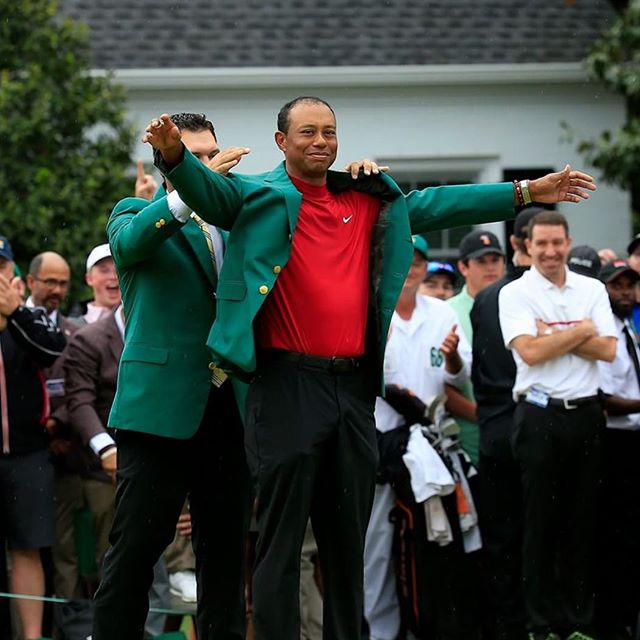 The Masters has always been my favorite tournament to watch but today&rsquo;s was so special watching @tigerwoods after 14 years win his first major and be presented with this gorgeous @tiffanyandco silver trophy!  #hope #believejnyourself #perseeven