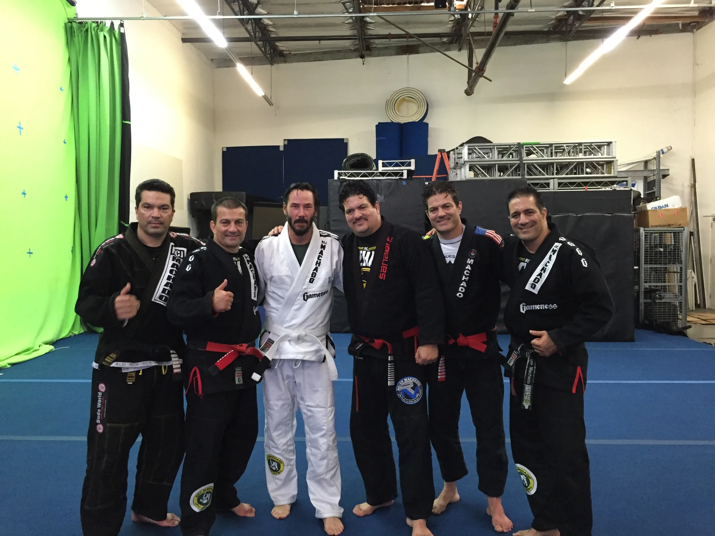 MACHADO BROTHERS TEACHING KEANU REEVES JIU-JITSU