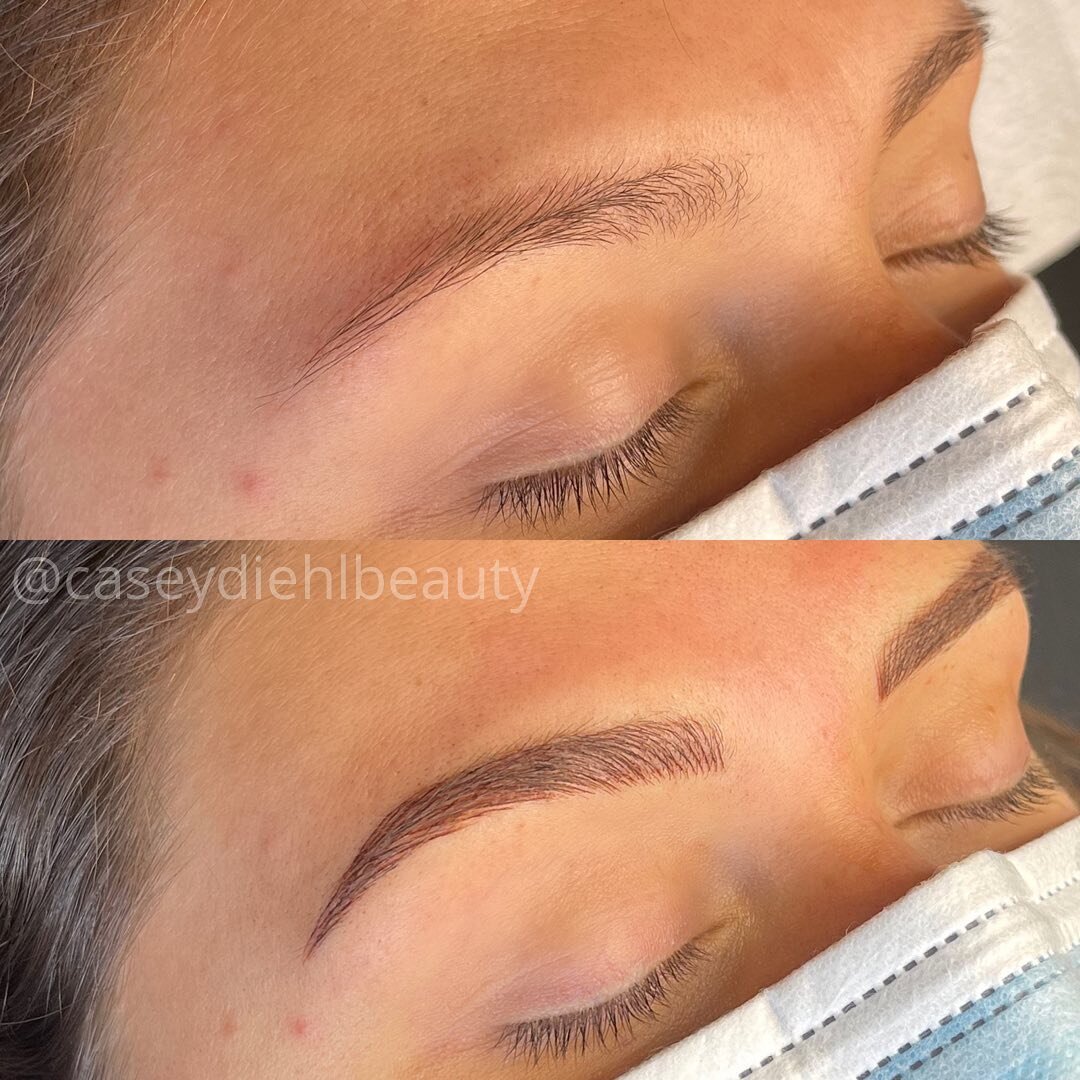Natural &amp; Defined Microblading using @tinadaviesprofessional pigments &amp; @minxbrows tools ❤️
Follow the Link in my BIO to book. 
.
.
.
.
.
 #kitchenerweddings #kitchenermicroblading #waterloomicroblading #microbladingwaterloo #microbladingarti