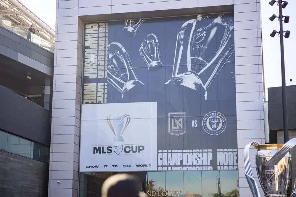 edc221105_1_lafc_v_phi.jpeg