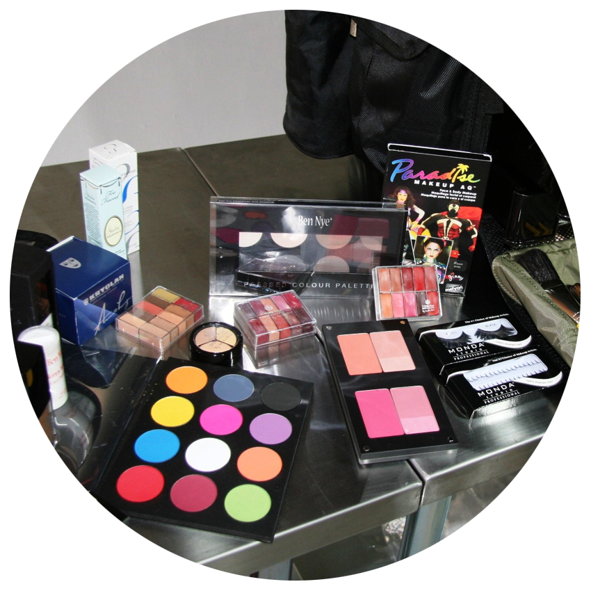 Makeup-kit-6.png