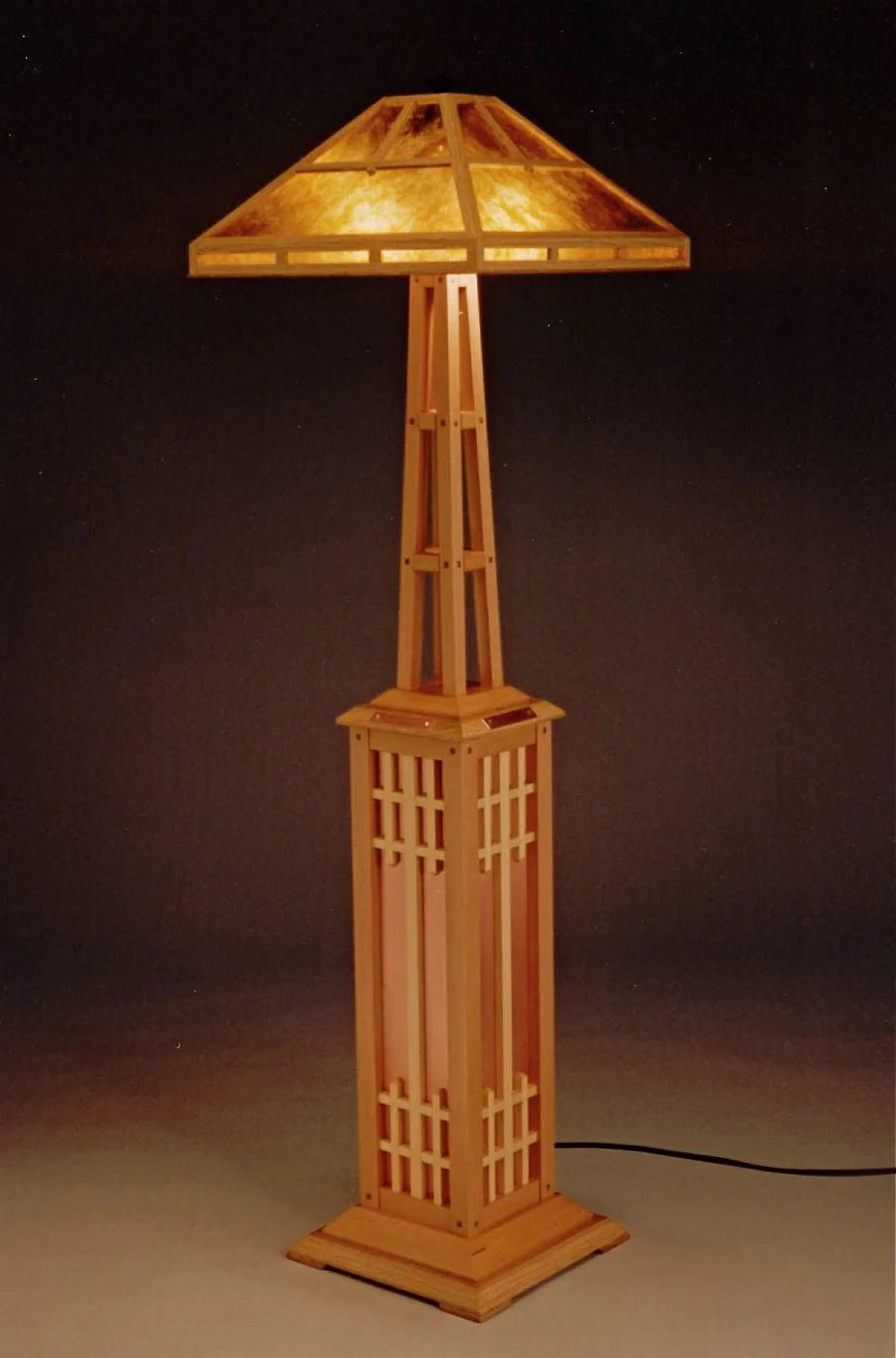 Arts & Crafts lamp.jpg