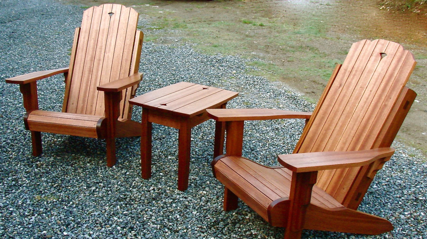 outdoor chairs and table.jpg